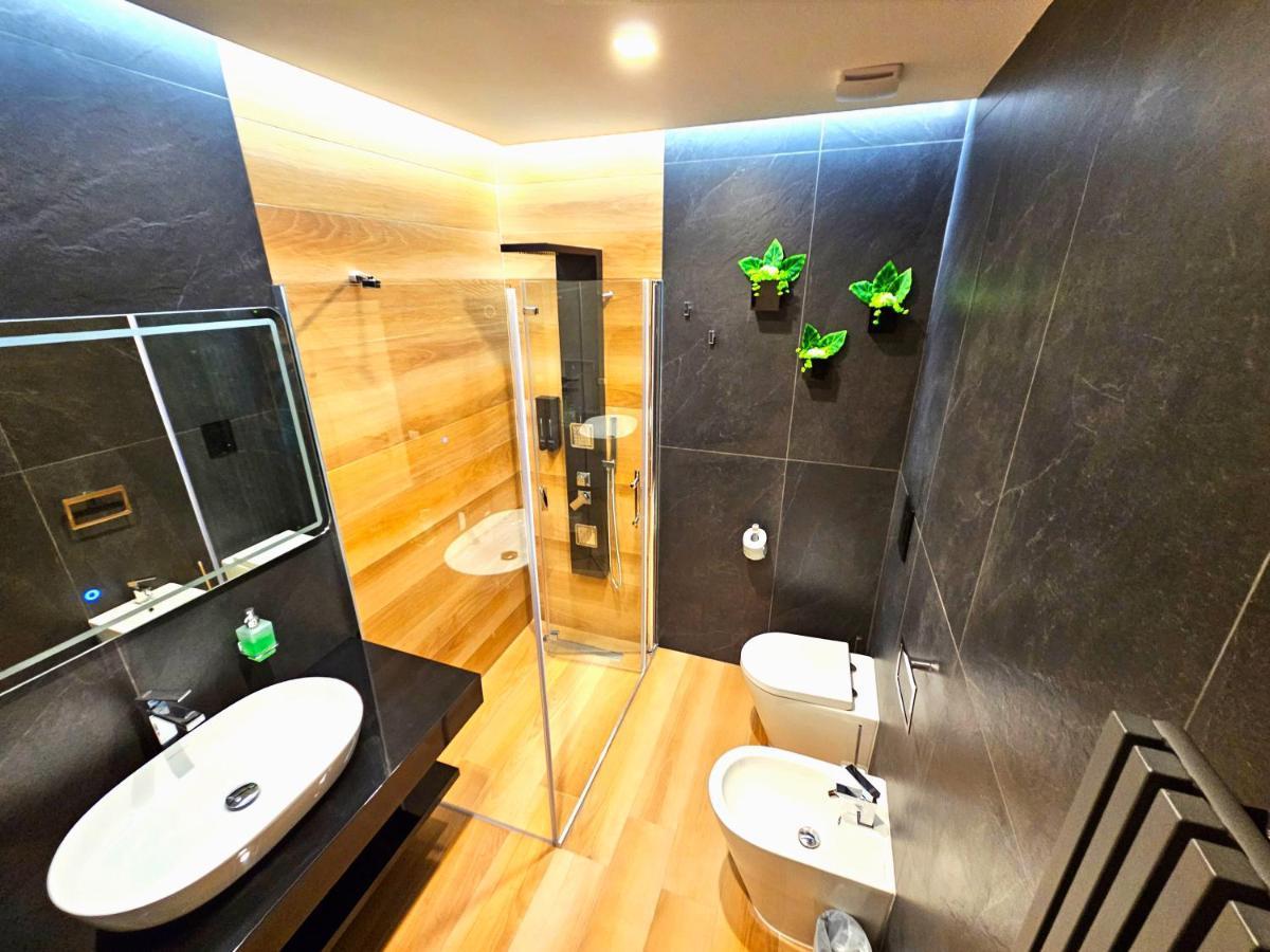 Trilogy Prestige - Central Premium Suites Lecce Exteriör bild