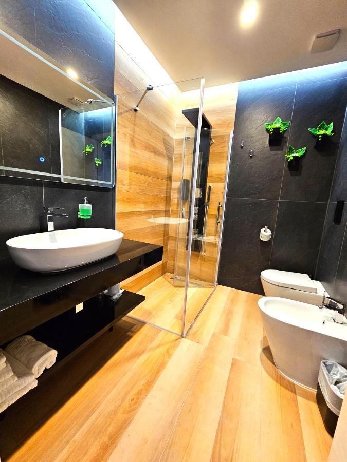 Trilogy Prestige - Central Premium Suites Lecce Exteriör bild