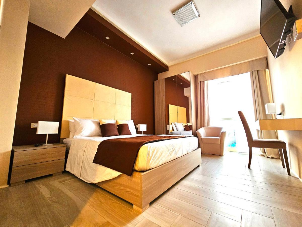 Trilogy Prestige - Central Premium Suites Lecce Exteriör bild