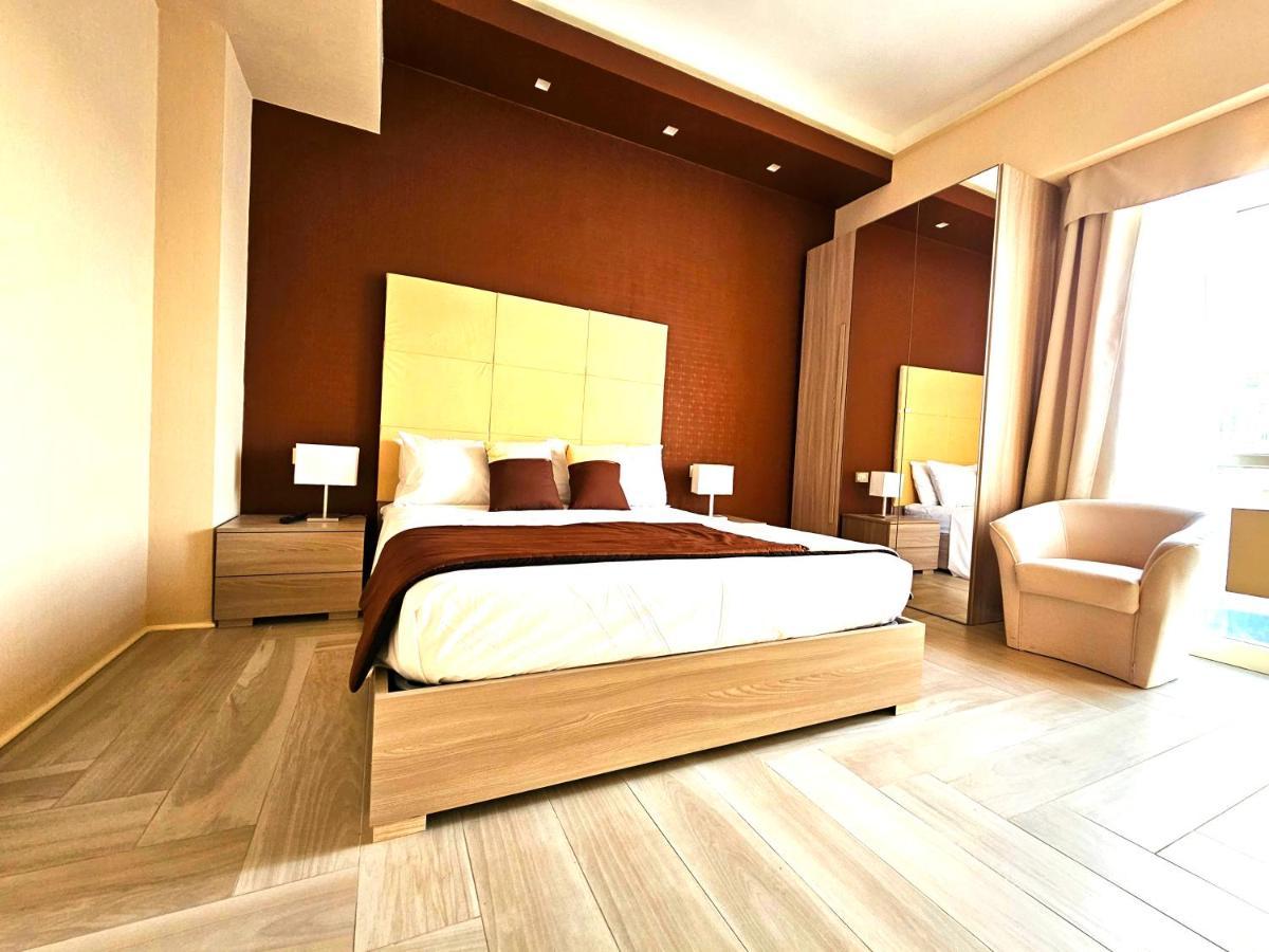Trilogy Prestige - Central Premium Suites Lecce Exteriör bild